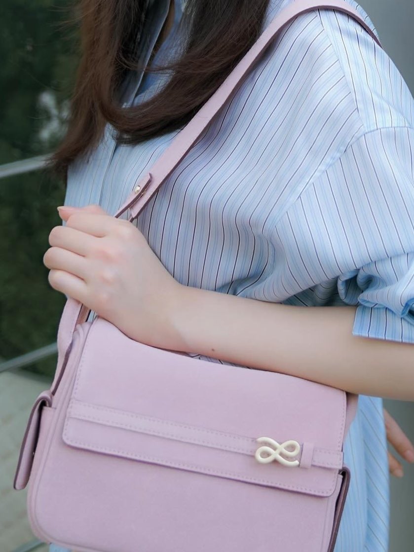 ormify's tweet image. so,,, it was a brand i thought it was aespa's merch early 2023

#linglingkwong #หลิงหลิงคอง