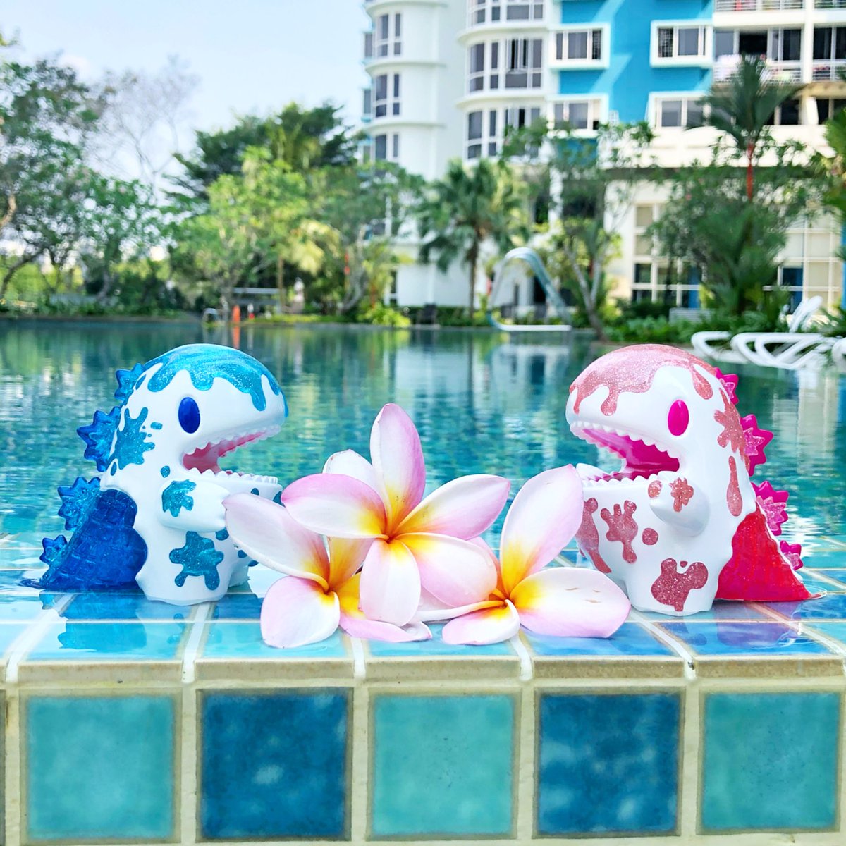 Getting ready for the weekend 🌴🌸💙🩷🍦🦖

#ziqi #ziqiDino #ziqiToys #arttoy #icecreamDino