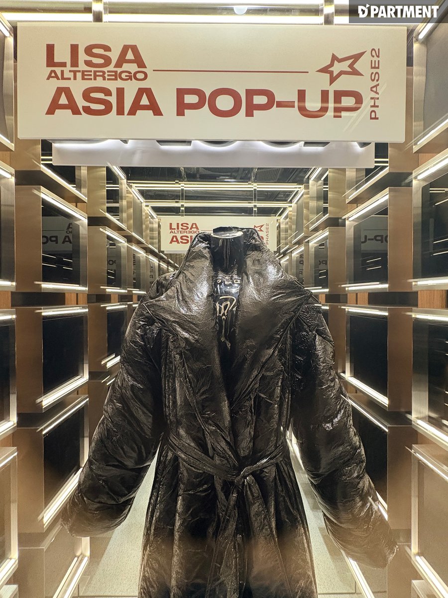 「LISA ALTER EGO ASIA POP-UP PHASE2 IN TOKYO」
🖤Costume Exhibition🖤

現在D'PARTMENTでは、
LISAが「Coachella 2025」で着用した衣装を展示中！
LISAの世界観を、豪華MDや衣装を通して間近でご覧いただけます👀

2月15日(日)までの貴重なPOP-UPをお見逃しなく✨