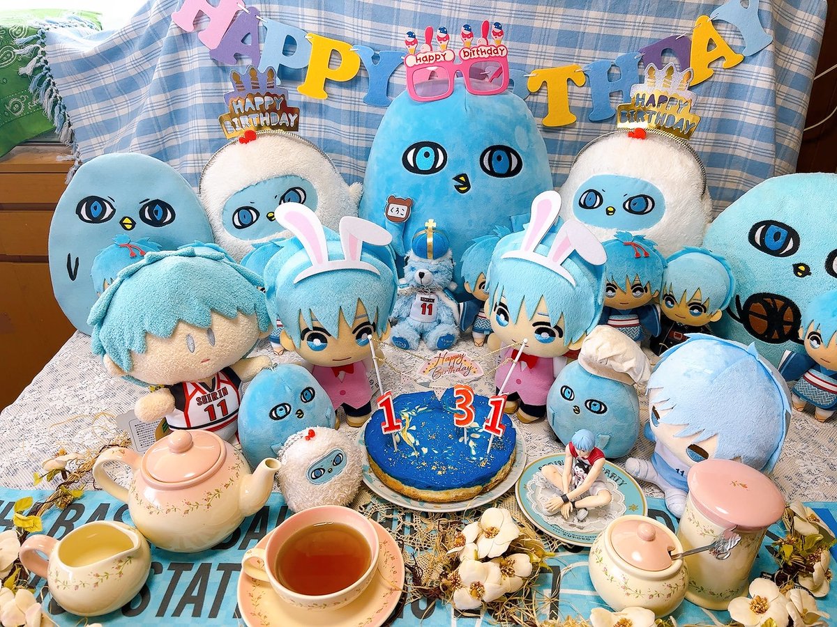 🐥💙かがぴよくん…❣
この青いﾀﾞｰｸﾏﾀｰは何でしょう🤔

🐥❤️‍🔥ワリィ💦くろぴよ
マーブルチーズケーキを作ったんだけど
青が多すぎて模様が描けなくてよ😓

🐥💙あ、でも味は…
フツーにﾁｰｽﾞｹｰｷですね😋

🐥❤️‍🔥つか、HPBだぜ🫱🎂✨

🐥💙😍💕
#黒子テツヤ生誕祭2026
#黒子テツヤ誕生祭2026