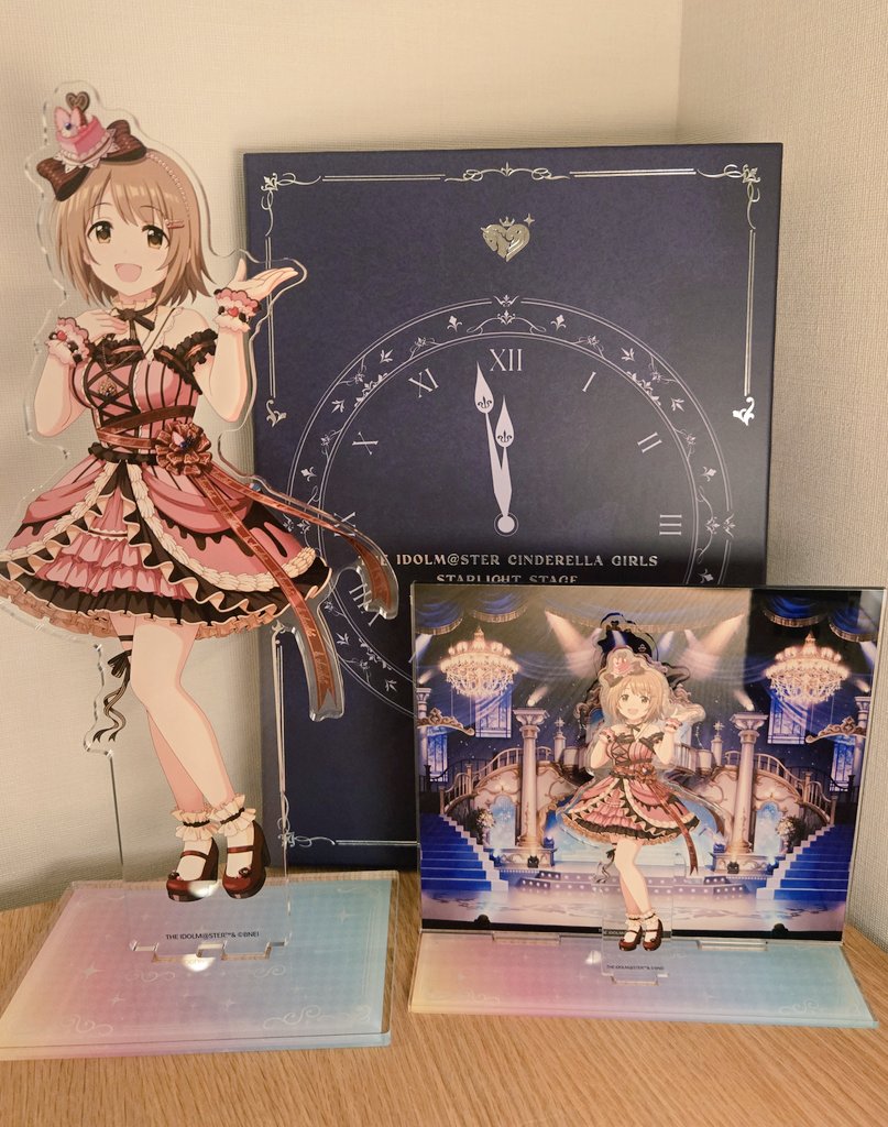 デレステ千秋楽公演のグッズをようやく開封できました。でかアクスタ