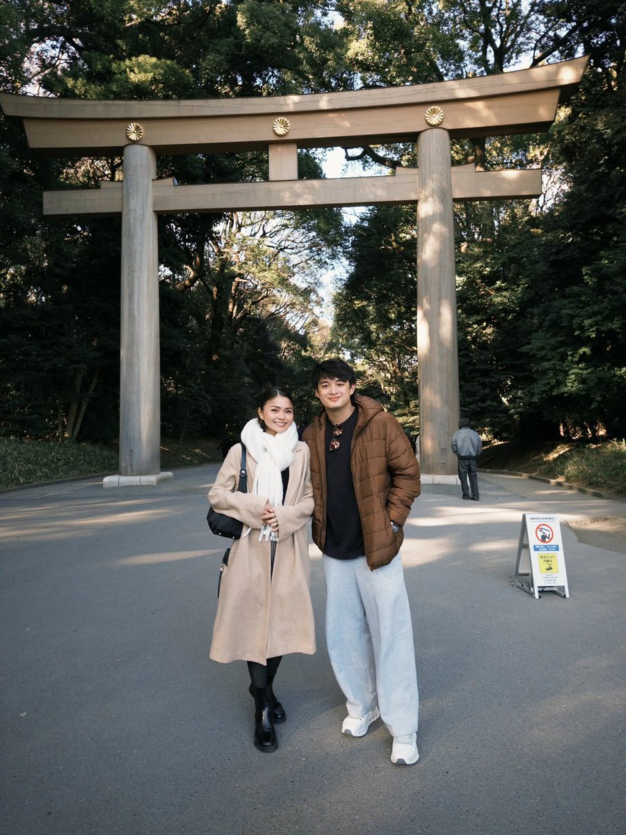 this is celestia's mom and dad

SANA LANCEBREY NALANG

#SanaAkoNalangMV
#LanceBrey 
#AubreyCaraan #LanceCarr