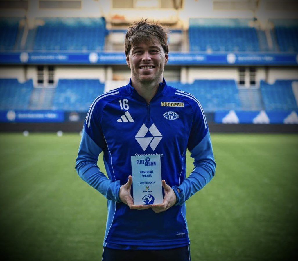 onlyswanss's tweet image. 🗞️ 𝙐𝙥𝙙𝙖𝙩𝙚

Swansea City are seemingly in the market for a midfielder.

Bids have been rejected for both Ajax’s Kian Fitz-Jim and Molde’s Emil Breivik.

Do you think we need another midfielder? Tell us below👇 

[Martin Broste/Anthony Joseph]