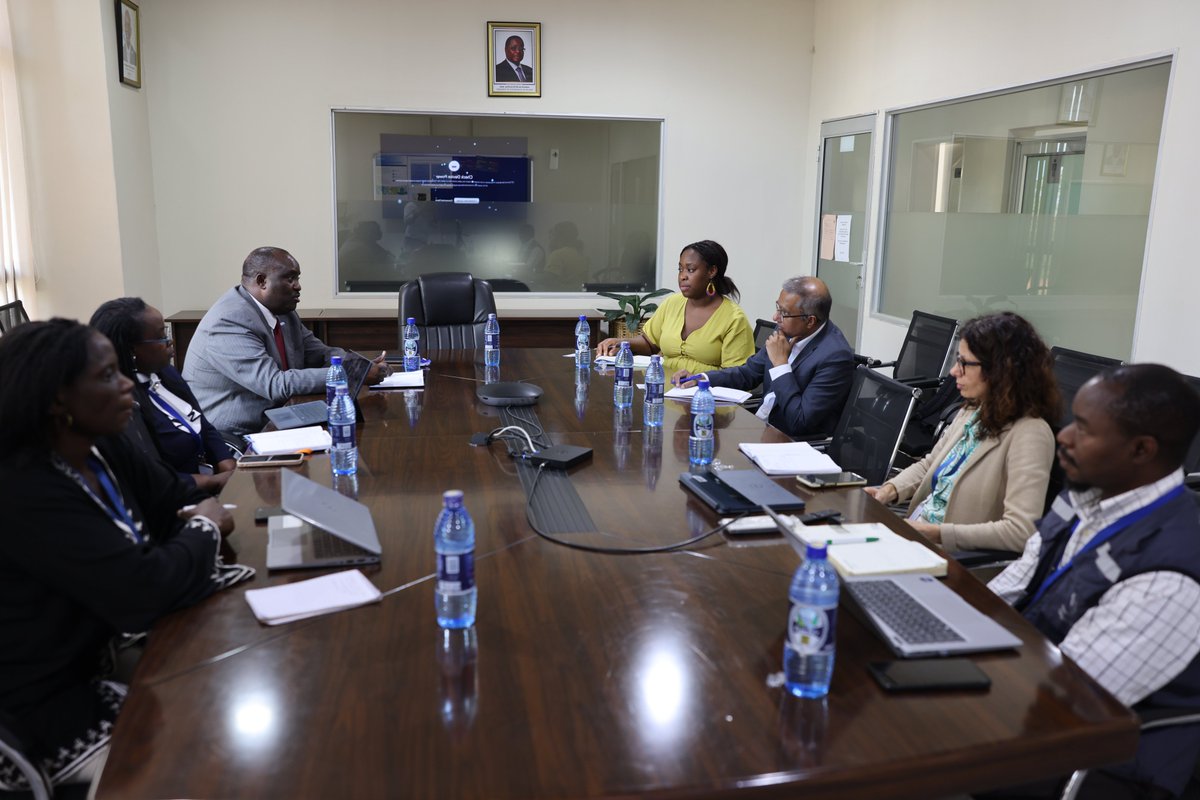WHOMalawi's tweet photo. @WHOMalawi had an insightful engagement with the @FCDOGovUK Health Security Department. 

The teams discussed the evolving global health architecture &amp; what it means for 🇲🇼and reaffirmed importance of integration to enhance efficiency, improve coordination, &amp; maximize impact. https://t.co/Nm6uYvAbgw