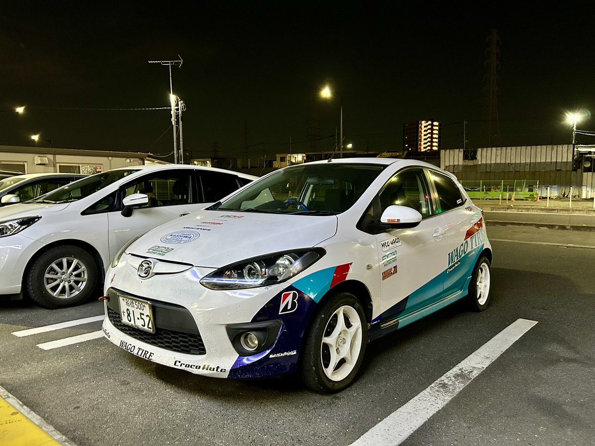近所のコイン洗車場の撥水洗車がなかなか良き ずっと撥水するしずっとテカテカ