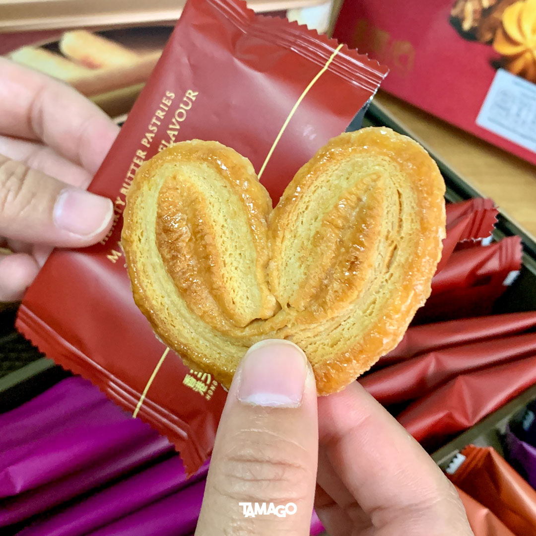 🐎 ต้อนรับปีมะเมีย 2569 สไตล์เบเกอรีฮ่องกง MX cakes &amp; bakery ส่งขนมต้นตำรับมาถึงมือชาวไทย
.
📌 วางจำหน่ายที่ร้าน เอ็ม เอกซ์ เค้ก แอนด์ เบเกอรี่ และร้าน โฮมเบค บาย เอ็ม เอกซ์ 
รีวิว->shorturl.asia/OW1eV
.
#MXCakesandBakery #เอ็มเอกซ์ #ขนมฮ่องกง #tamagofreemag #tamagoonline