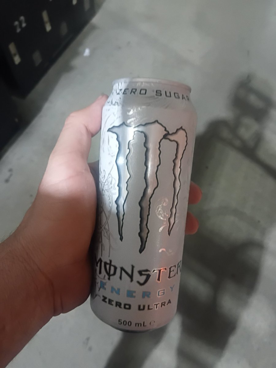 Its a whiteboy Summer kind of night for this linehauler.