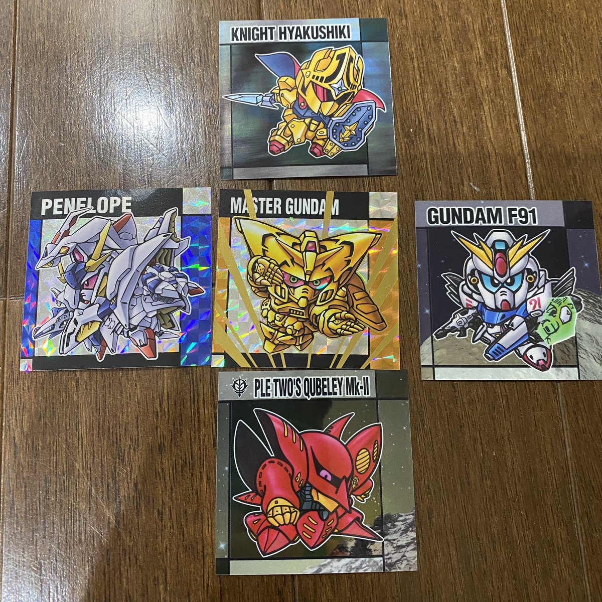 5個買ってホロ2個はアツい！！ そして黄金の騎士のイラストが懐かし