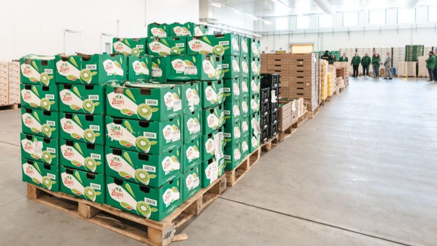intesasanpaolo's tweet image. Intesa Sanpaolo provides €12m financing to Spreafico 
to support its international development in the fruit and vegetable sector in Italy and abroad backed by a @SACEgroup guarantee 
#IntesaSanpaolo #export #agrifood
📌group.intesasanpaolo.com/en/newsroom/al…