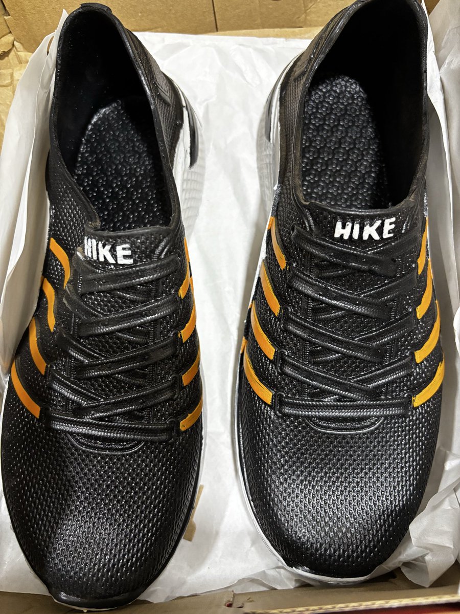 faiznama's tweet photo. @PUMACare 
Hey! i ordered for Puma Cricket shoes instead I get these. Sharing pictures. 
Can someone help. My no. 9049155511 https://t.co/rlKENjOof7