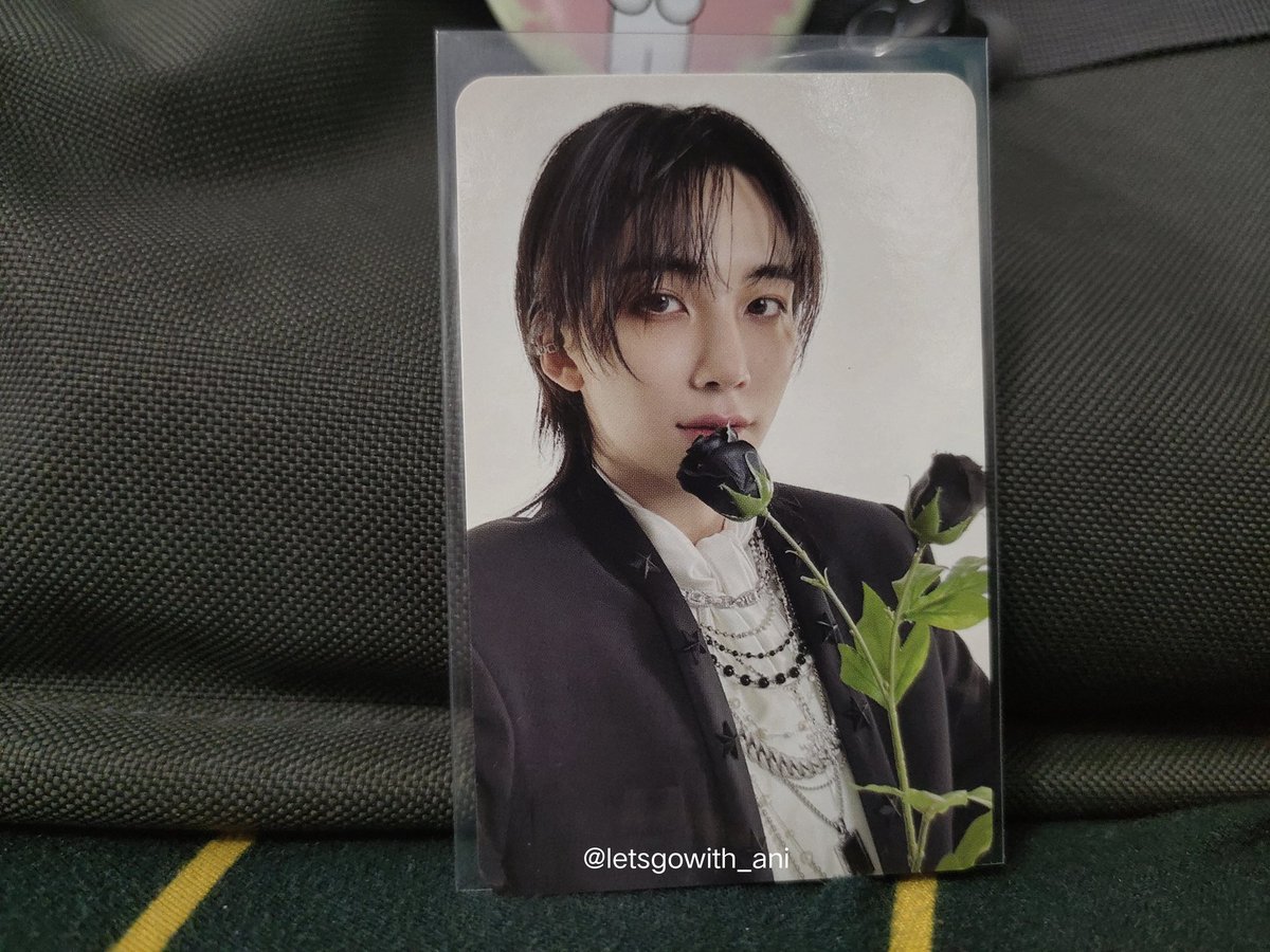 letsgowith_ani's tweet photo. wts lfb ph  

this man jxw unit pc and jeonghan rpc 

- 250 set (can nego) + lsf 
- no pf 
- dm for condi
mop: cashg
mod: jnt

rfs: need ng pambayad sa symposium

rush sale!! 

bilhin nyo na pls pls pls https://t.co/KoyFvFfKco