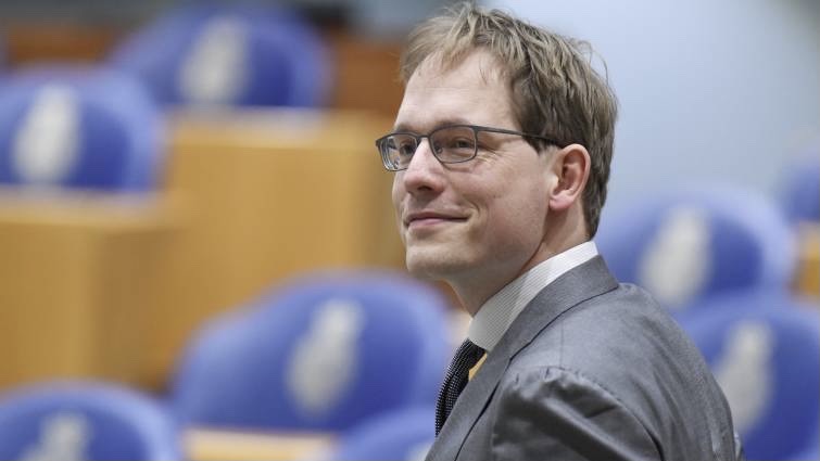 TrendNederland's tweet photo. Retweet als je Forum steunt https://t.co/JFoU4hX5O1