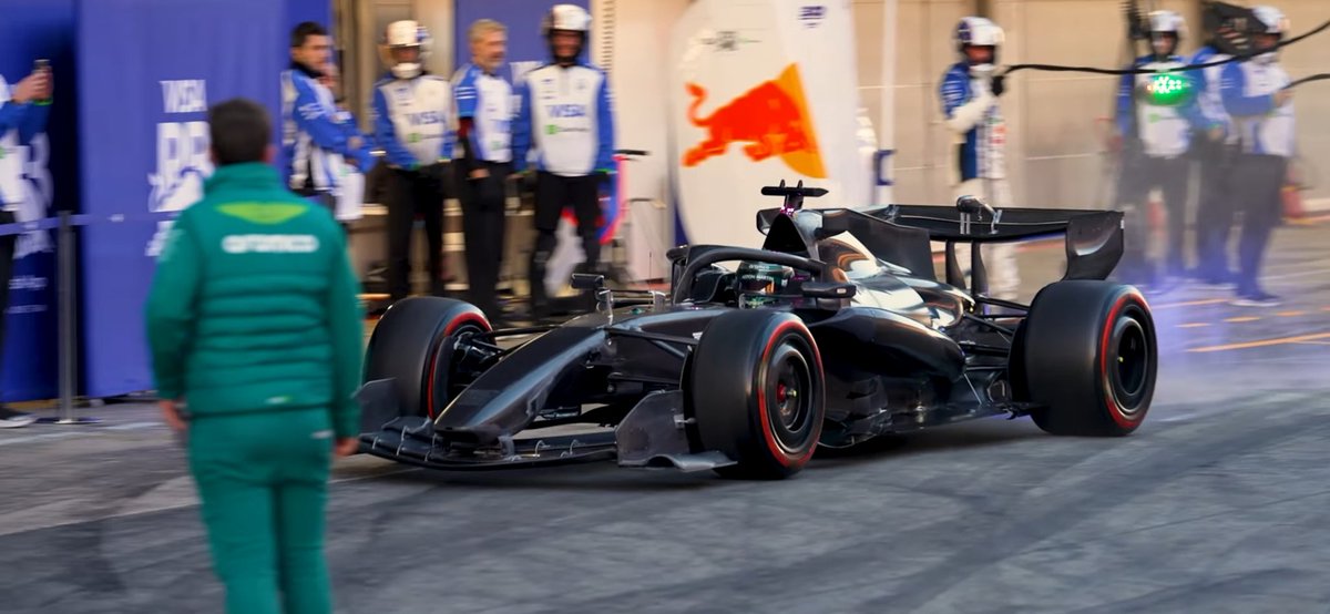 marcodhaene's tweet image. The Newey Aston Martin is quite something?
Different rear suspension / geometry.
Some kind of blown diffusor type of aero
Different sidepod desigb and exits
The illegal beamwing in another (legal) form

Newey is definitely cooking. Curious to see what it brings 👀