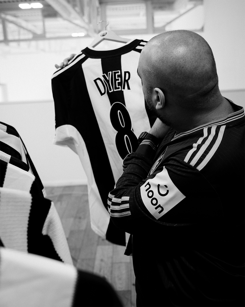 lifejacketuk's tweet photo. ⚫⚪Newcastle kits through the years. Five stripes or three? What's your pick?
#LIFEJACKET #ConversationKeepsUsAfloat @AsimC86 @NUFC https://t.co/WXp9RPtV3a