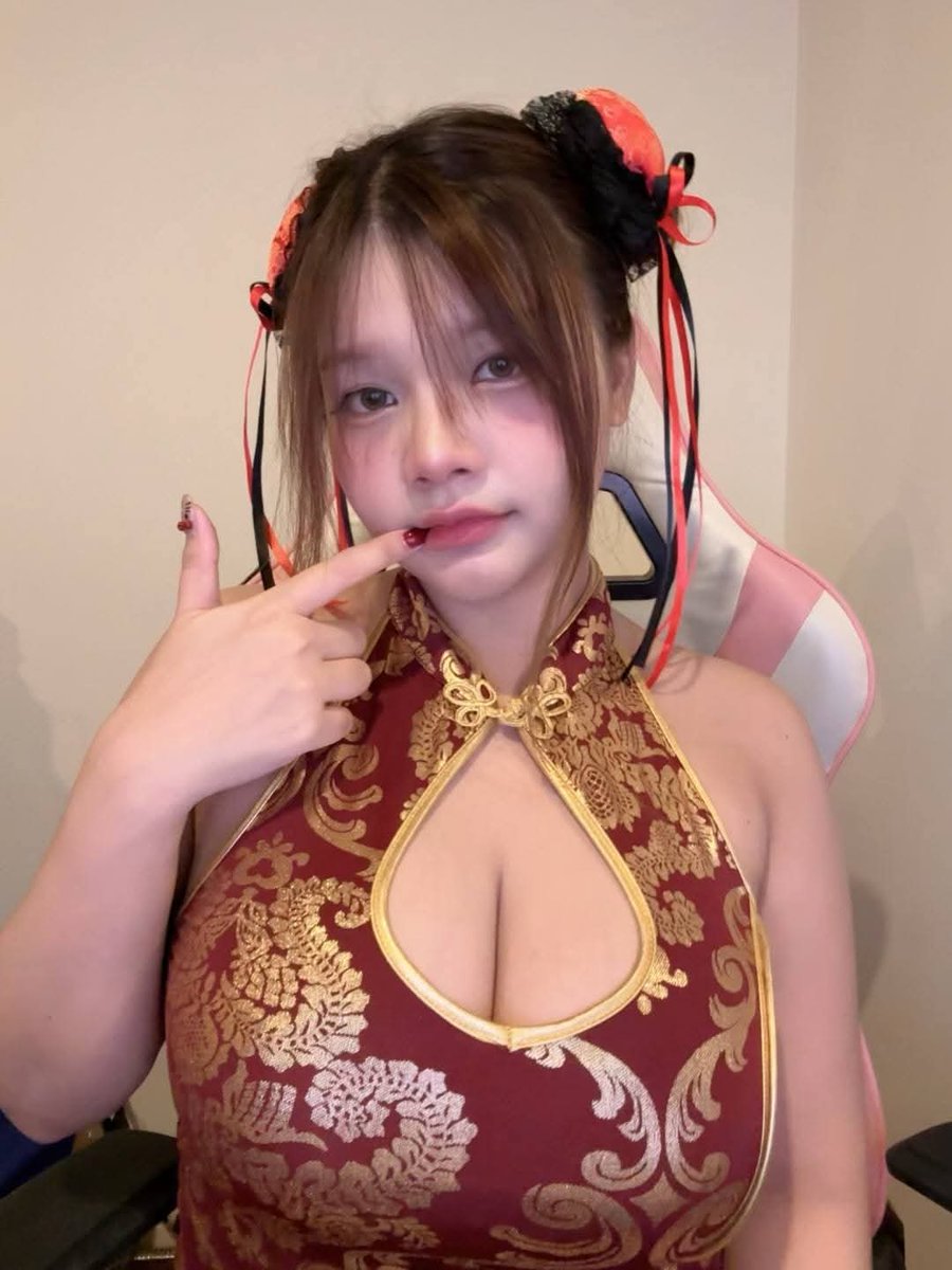 flexibelles's tweet photo. Chinese Lady
#sexyasiangirl https://t.co/fAw2SyJsZs