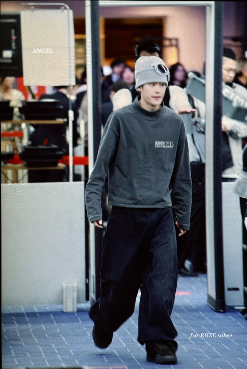 ANGEL_SONME1121's tweet image. 260130 HND 🛍🛍
#소희 #SOHEE #ソヒ #라이즈 #RIIZE