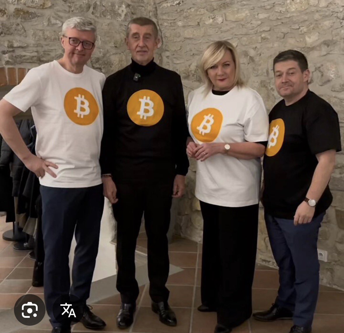 hasek_jiri's tweet photo. Před rokem nám hnutí ANO horovalo za bitcoin (což odkoukali od svého vzoru v Americe) s vidinou levných politických bodů. Když dnes mohli kryptokomunitu podpořit debatou o zřízení podvýboru pro kryptoměny, kterou předložil @j_havranek , vykašlali se na ně (protože je po volbách). https://t.co/JNBnRobX0G
