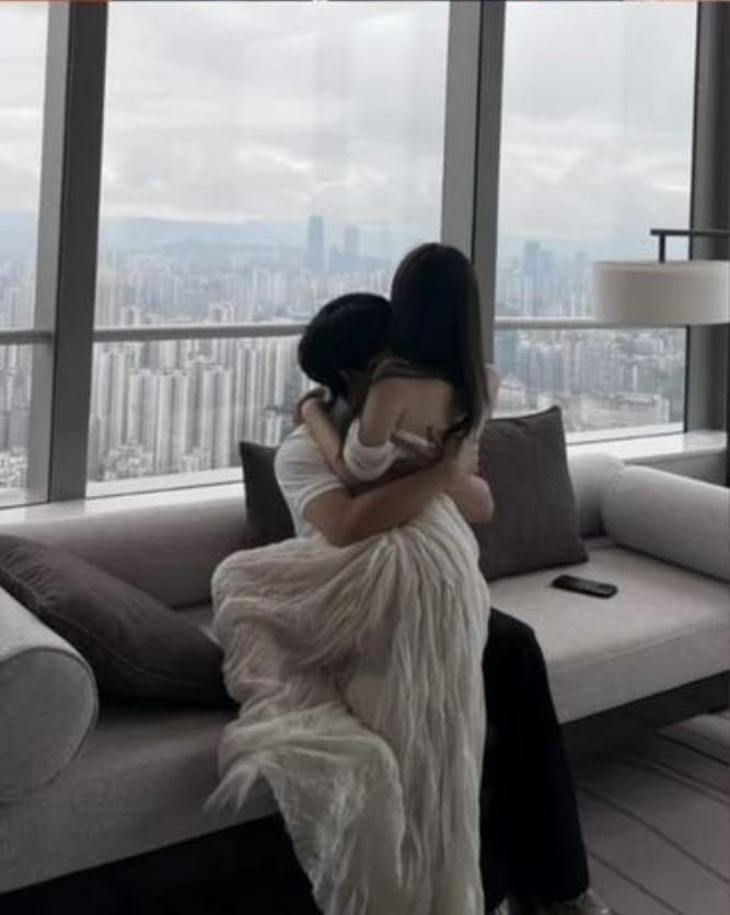 내 최애 포즈 이렇게 안겨있기만 해도 안정감이 듦