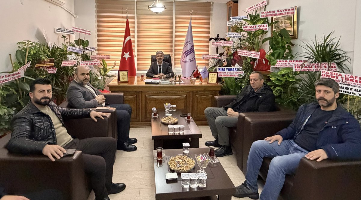 Bingöl Şoförler ve Otomobilciler Esnaf Odası seçimlerini kazanan başkan <a href="/SELAHATTNA12/">SELAHATTİN ALPARSLAN</a> ve yönetimi ile Bingöl Esnaf Sanatkarlar Odası seçimlerini kazanan başkan <a href="/AlpayZulkuf/">Zülküf Alpay</a> ve yönetimine TMMOB Bingöl İl Koordinasyon Kurulu olarak ziyarette bulunduk.