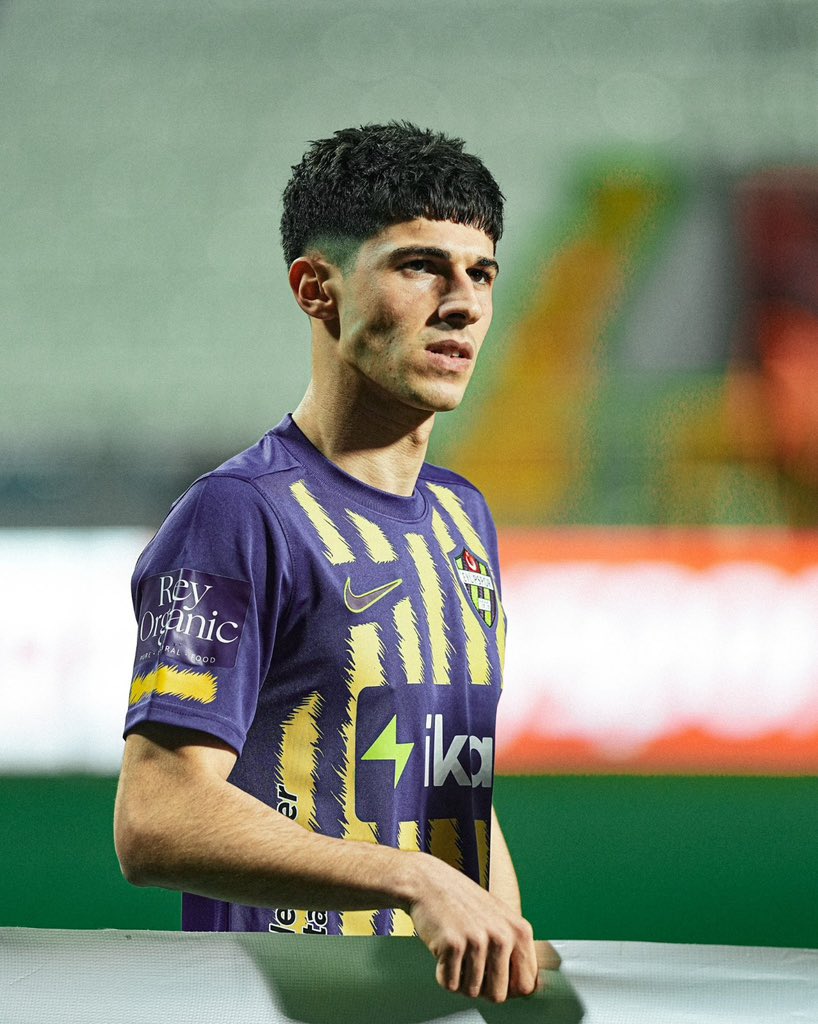 Eyüpsporlu 20 yaşındaki Baran Ali Gezek, son iki maçta 12,5 km koştu. Bu oyuncu hangi altyapıdan yetişti? Gönderenler, yerine iki katı maliyetle transfer yaptı. İşte Kayserispor’u yöneten futbol aklı! #Eyüpspor #BaranAliGezek #Kayserispor <a href="/KayserisporFK/">Zecorner Kayserispor</a> <a href="/Nrtacikalin/">Nurettin Açıkalın</a> <a href="/bakiersoymhp/">BAKİ ERSOY</a>