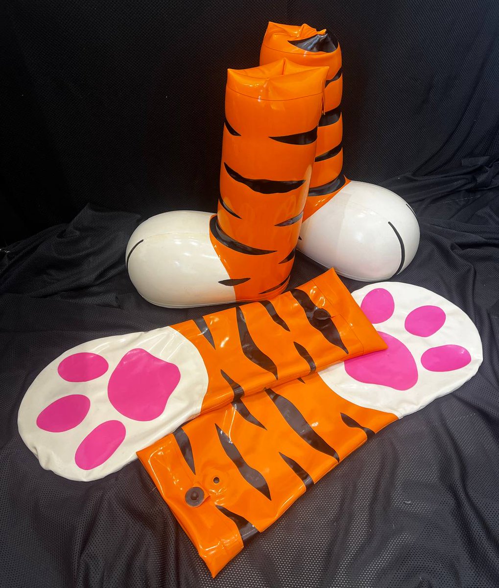 Rubber Paws tweet media