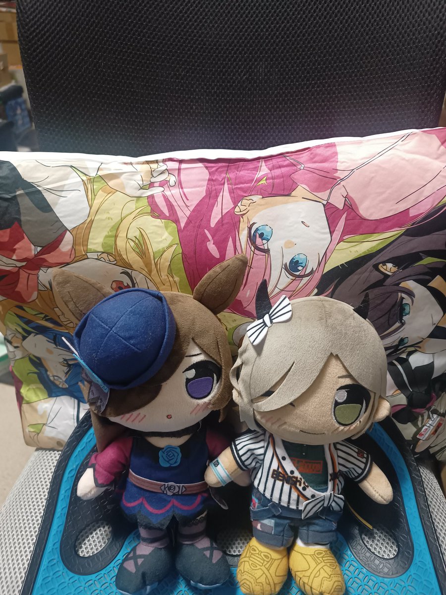 色気の無い話題ですが、ぼざろ展クッションが腰痛持ちにちょうど良い