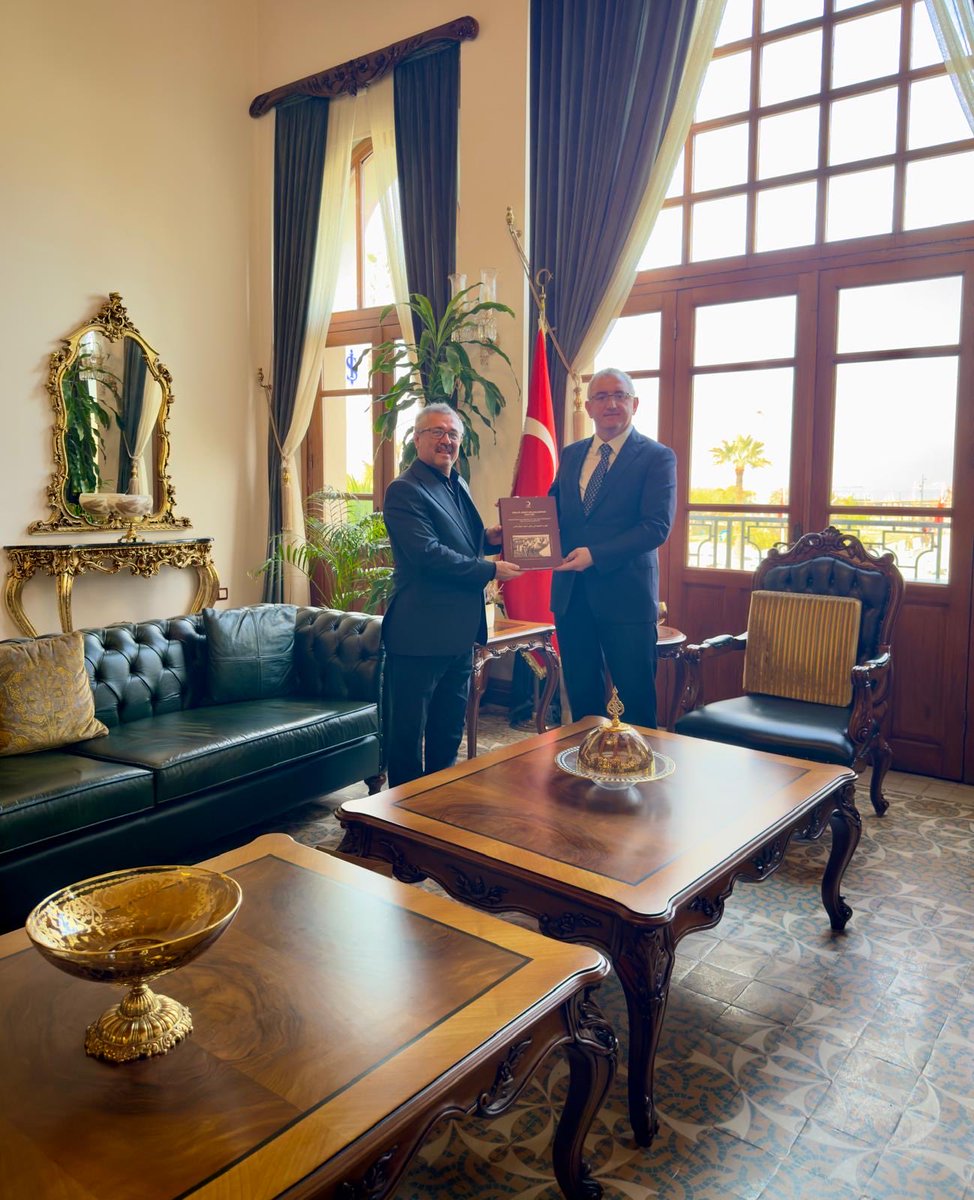 Genel Sekreter Yardımcımız Şükrü Can, İskenderun Kaymakamı Muhammet Önder’i makamında ziyaret etti.

Kaymakamlıkta gerçekleşen ziyarette, İskenderun’da yürütülen çalışmalar ve Kızılay’ın bölgedeki faaliyetlerine ilişkin değerlendirmelerde bulunuldu.