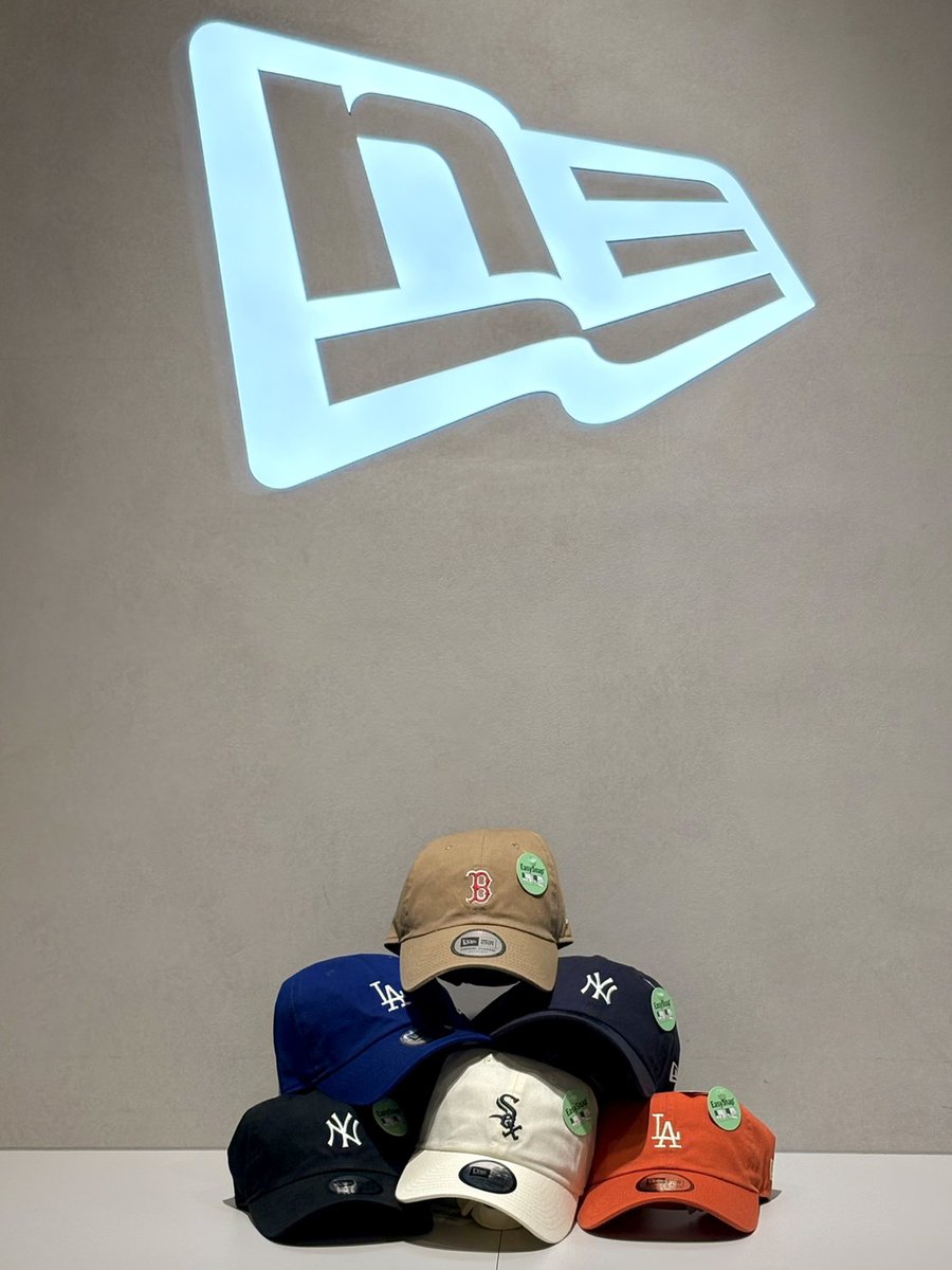 NewEraUmeda's tweet image. 【アンダーバイザーロゴ】

各球団の本拠地にちなんだモチーフを、アンダーバイザーに刺繍で施したコレクションです。

軽量かつ柔らかな被り心地が特徴のカジュアルなベースボールキャップ［Casual Classic］をベースモデルに採用してます。

#ニューエラ梅田　#ルクア　#刺繍　#キャップ
