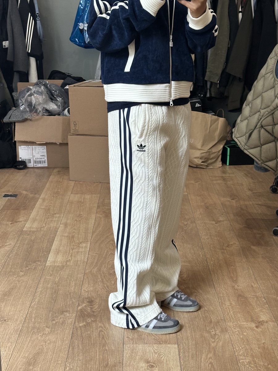 CaminoTV's tweet photo. le prix du pant en maille adidas a bien baissé (68€ 1̶3̶0̶€̶)

https://t.co/o3JzXRuiCx (save-25) https://t.co/DovBrMRL1d