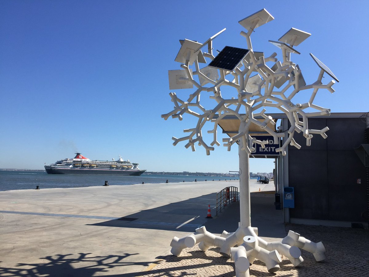 VTREE_SOLAR's tweet image. VTREE Solar Tree — smart, off-grid urban infrastructure that combines solar power, sensors, and connectivity in one modular node.
Generates energy, collects data, supports digital services, and reduces carbon footprint exactly where it’s deployed.

#VTREE #SolarTree #SmartCity