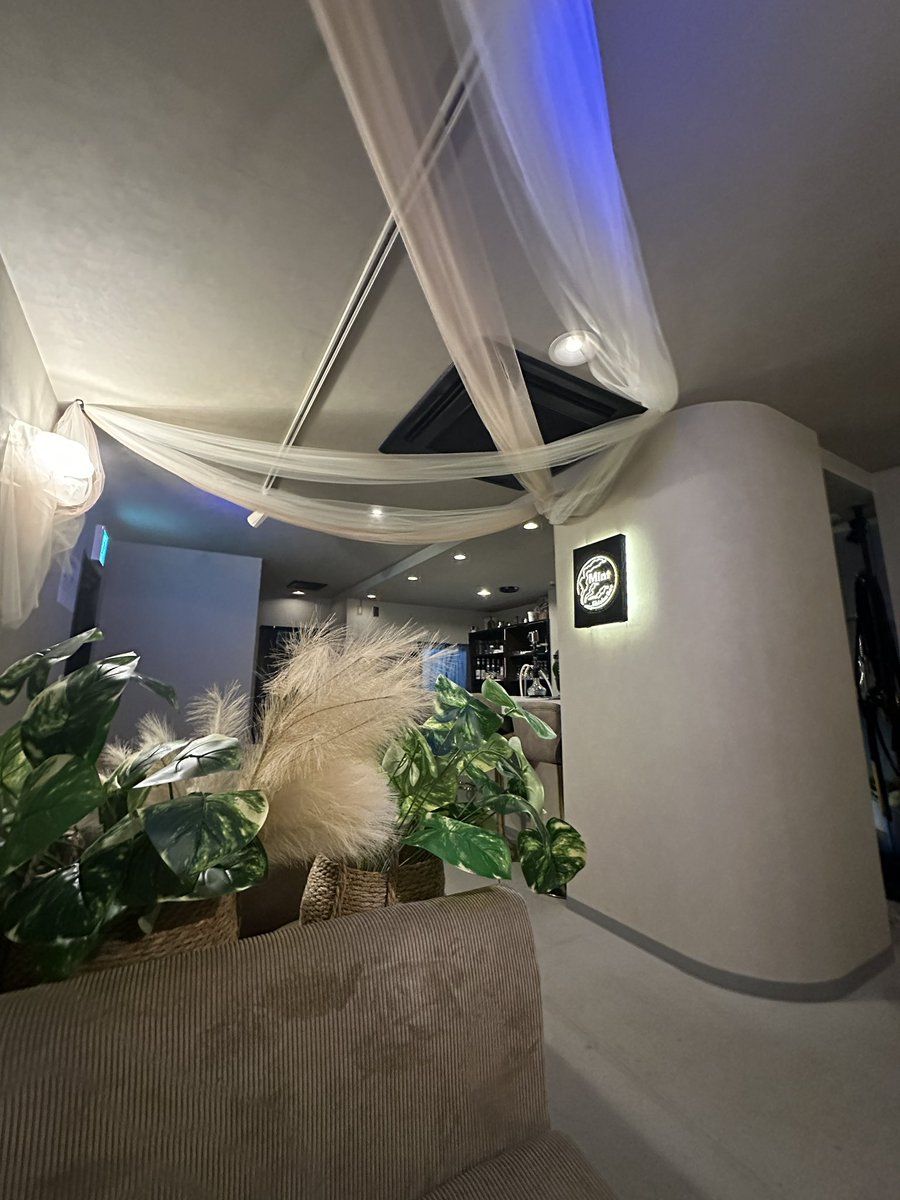 Open@19:00
Close@29:00（L.o 27:00）

今週も一週間
お疲れ様でした！

Mintでゆっくりしませんか？
ご来店お待ちしております！
#豊橋　#Shisha  #シーシャ