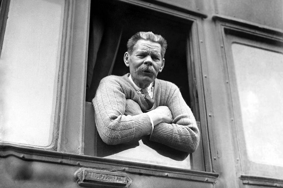 "Главной чертой российского национального характера является жестокость, и это жестокость садистическая.
За 1917–1919 гг. крестьяне закапывали пленных красногвардейцев вниз головой так глубоко, что из земли торчали ноги. Потом смеялись, как те ноги дёргались. Или высоко на дереве