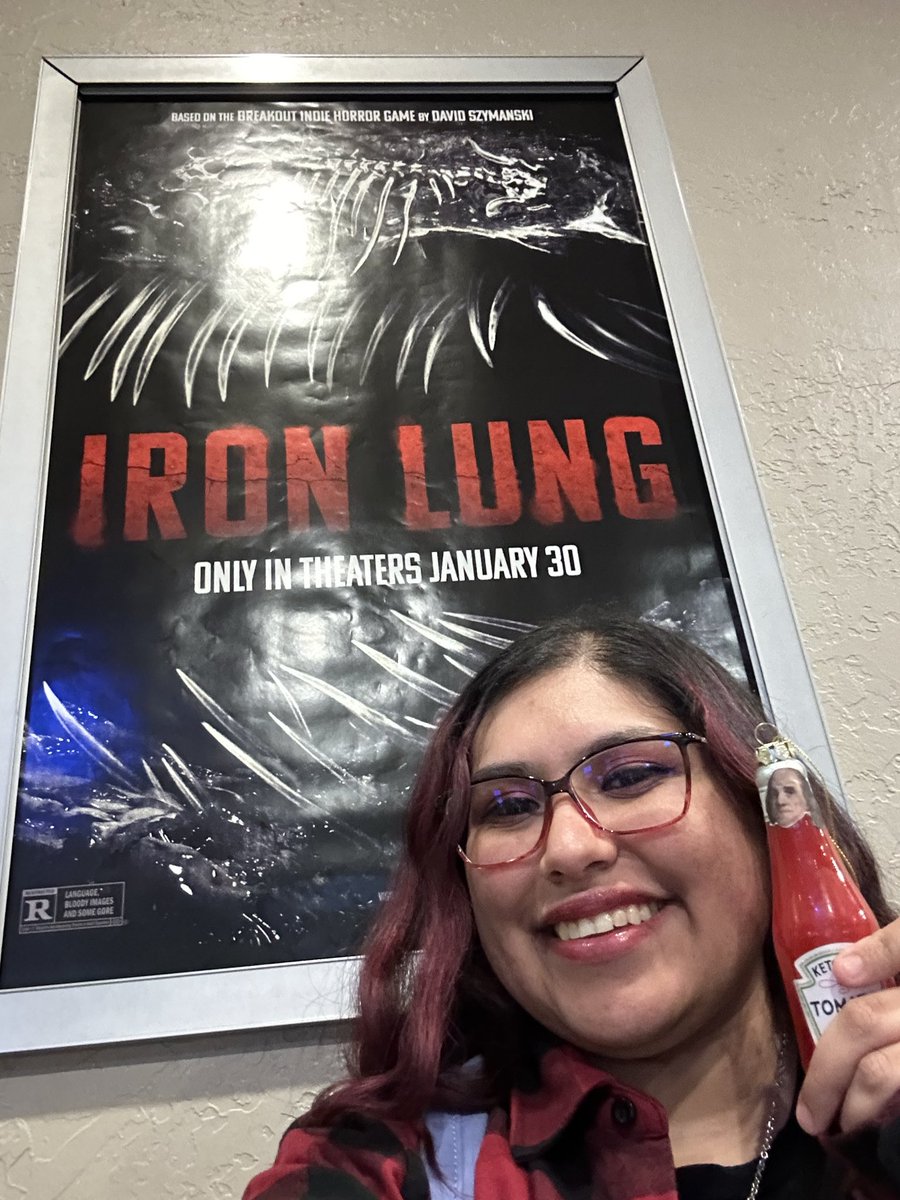 starrysumer's tweet image. saw 🩸Iron Lung🩸
+it was so fucking insane 
like genuinely might be one of the best movies i’ve ever seen 
absolutely amazing visually+ w/sound design+music+atmosphere
i’m so incredibly proud of the entire crew for making such a awesome movie holy fucking shit
#IronLungMovie