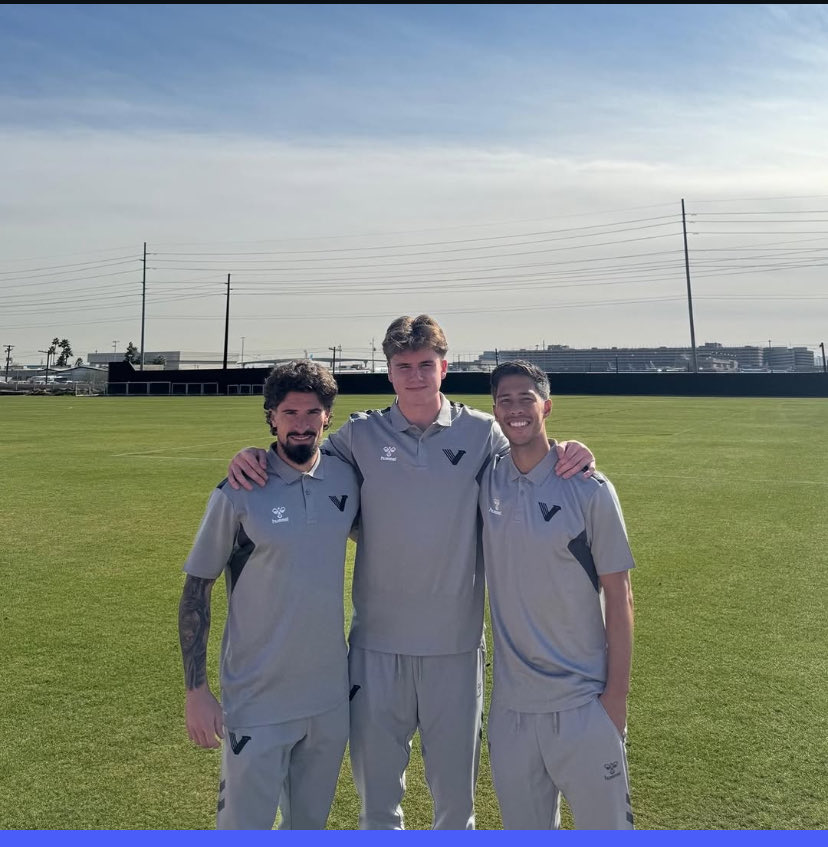 The boys!!!!! Love it. Three generations of former ⁦<a href="/SFUalumni/">SFU Alumni</a>⁩ one team ⁦<a href="/vanfootballclub/">Vancouver FC</a>⁩