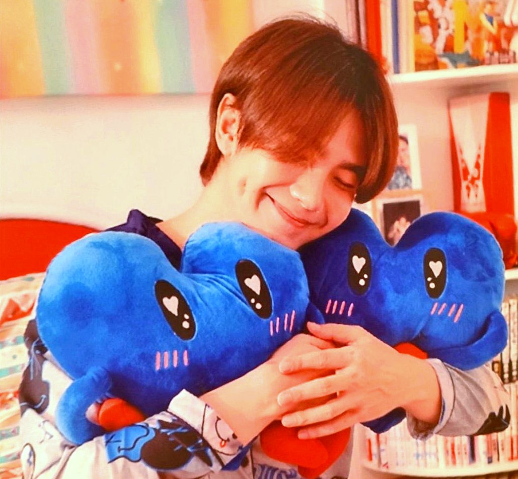 I'm just so freaking happy that Biu is back with us I missed him so effing much! 🥹😭💙

SHOWER BIU WITH LUVE
#WelcomeHomeBiu <a href="/JakeB4rever/">BIU.</a>