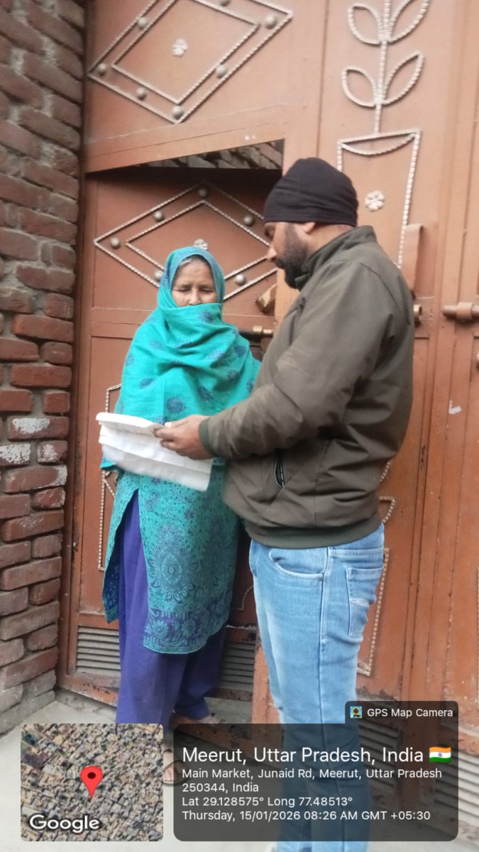 HarraNagar's tweet photo. आज नगर पंचायत हर्रा में IEC टीम द्वारा नागरिकों को कचरे के सही पृथक्करण के बारे में जागरूक किया गया। टीम ने समझाया कि गीला कचरा (रसोई का कचरा, फल-सब्ज़ी के छिलके) और सूखा कचरा (प्लास्टिक, काग़ज़, काँच, धातु) को अलग-अलग डिब्बों में डालना आवश्यक है। https://t.co/aPDlvKAIZU