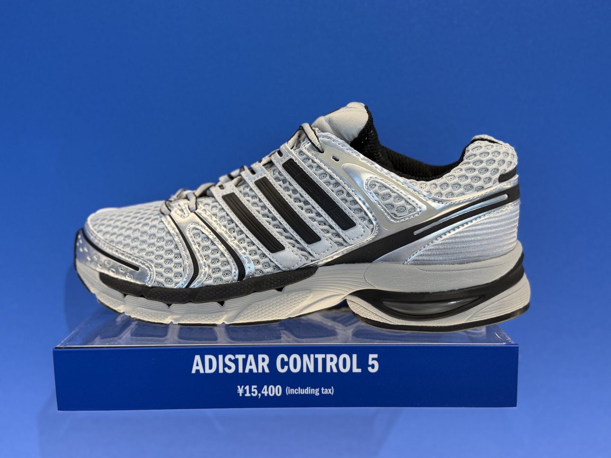 nonno_staff's tweet photo. テック系スニーカー好きが狙いたいアディダスの「ADISTAR」👟 ポップアップイベントが今日から3日間限定で東京・神宮前にて開催! コーヒースタンドも併設されドリンクやスイーツも楽しめます🍩☕️
詳細はこちらからチェック
https://t.co/AgIZYW95Tg
#アディダス #ADISTAR #ノンノ #nonno https://t.co/XM2RUvfRDs