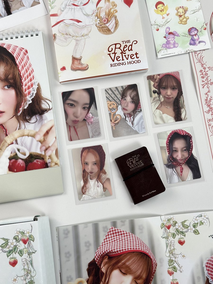 ultbiasofficial's tweet image. The end of January already 🥹 here are some of the #seasongreetings I bought this year 😆