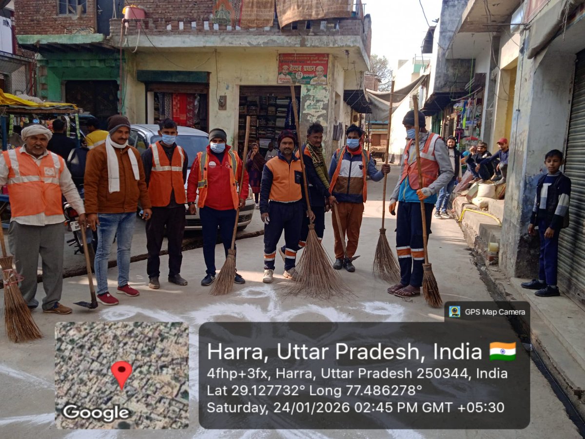 HarraNagar's tweet photo. आज  सफाई अभियान चलाया गया। अभियान के दौरान चौराहों एवं आसपास के क्षेत्रों की गहन सफाई की गई और एकत्रित कचरे का उचित निपटान किया गया।
साथ ही आमजन से अपील की गई कि वे सार्वजनिक स्थलों पर कचरा न फैलाएं और स्वच्छता बनाए रखने में नगर पंचायत का सहयोग करें। https://t.co/ckpZjmdntI
