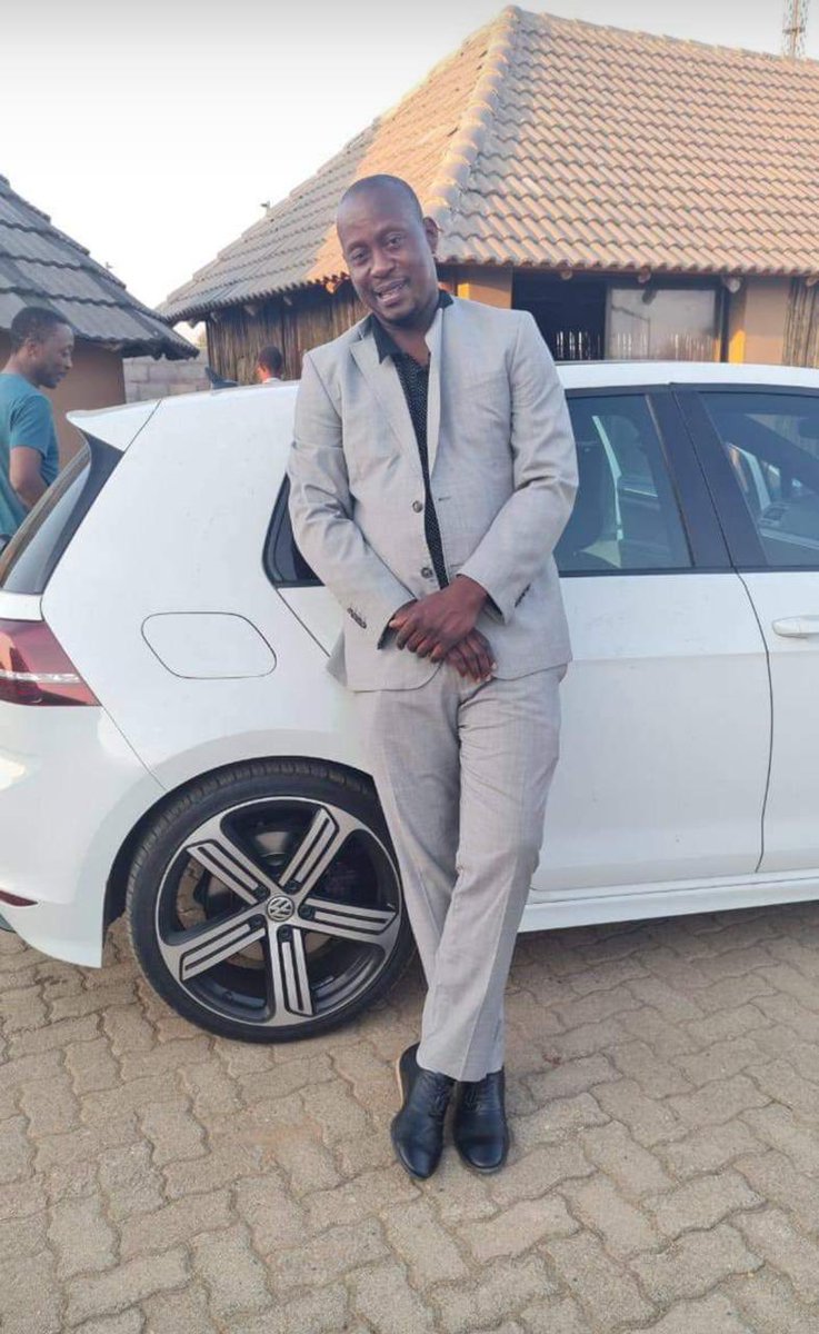 Mabree720's tweet photo. Ngicela nitsi Happy Birthday kumalume❤️Clifford 💛Lume Emasibekela nimtjele ngimtsadza acubeke abe Humble as He is neh from Brenda Shabangu Nelspruit Steiltas ⁦@ligwalagwalaFM⁩ ⁦@realMadumane⁩ ⁦@ntsimbimakwakwa⁩ https://t.co/KS29tItv3p