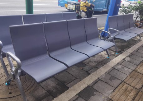 piscel's tweet image. #waitingchair #airport #publicseating #waitingroom #airportchair