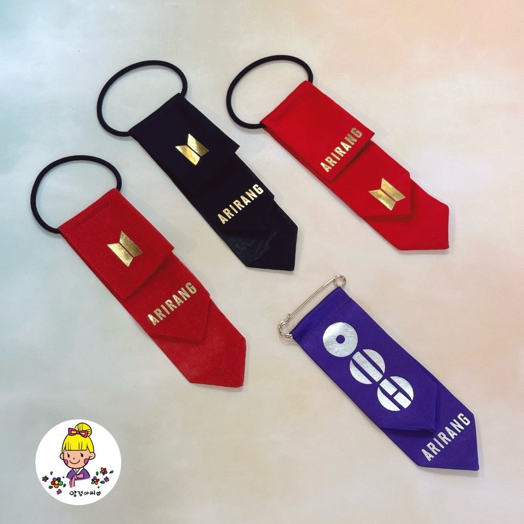 'ARIRANG' 댕기 &amp; 브로치 

매장에 한개씩 입고되었습니다! ㅎ 
사진찍기 넘 어렵네요.. ㅜㅜ 

온라인 주문도 가능합니다. 디엠주세요😊