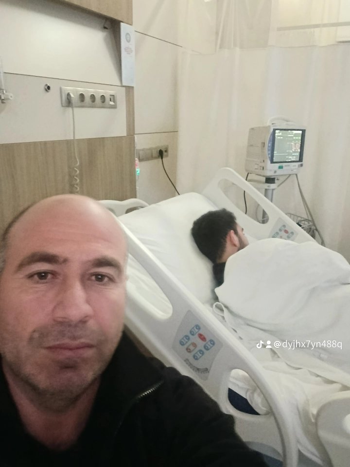 Kara gözlü oğlumu dün yoğun bakıma aldılar süreç iyiye gitmiyor 
İlhan oğluma Allah yar ve yardımcisi 
Olsun .amin
Aziz mübarek gün 
Dua bekliyorum
Emek Kutsaldır 
#StajyerÇıraklarHakTeslimiBekliyor