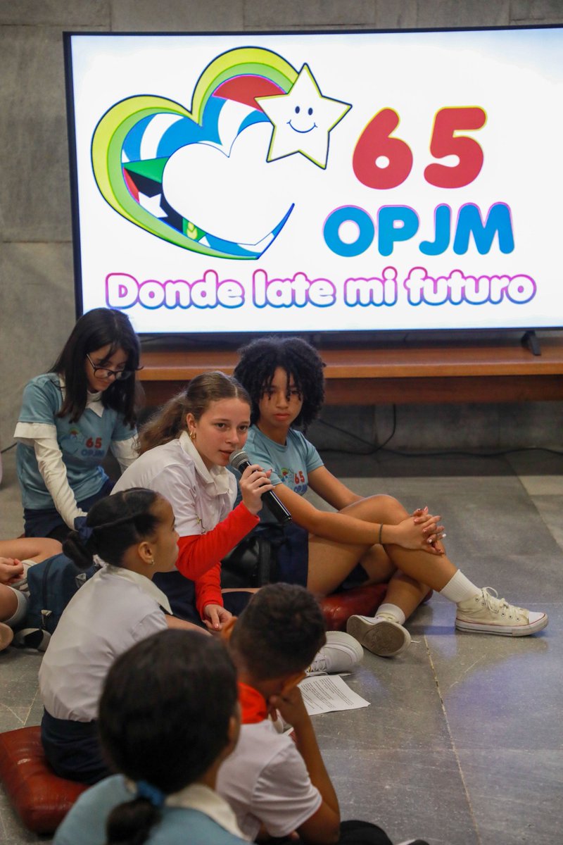 MeyvisEstevezE's tweet photo. Fue un privilegio acompañar a la @OPJMCuba en la presentación de la campaña "Donde late mi futuro", con la que celebraremos sus 65 años. La alegría y las propuestas de los pioneros de la capital, desde cada colectivo, como será en toda #Cuba, son el corazón de este festejo. https://t.co/V1zV7k85kM
