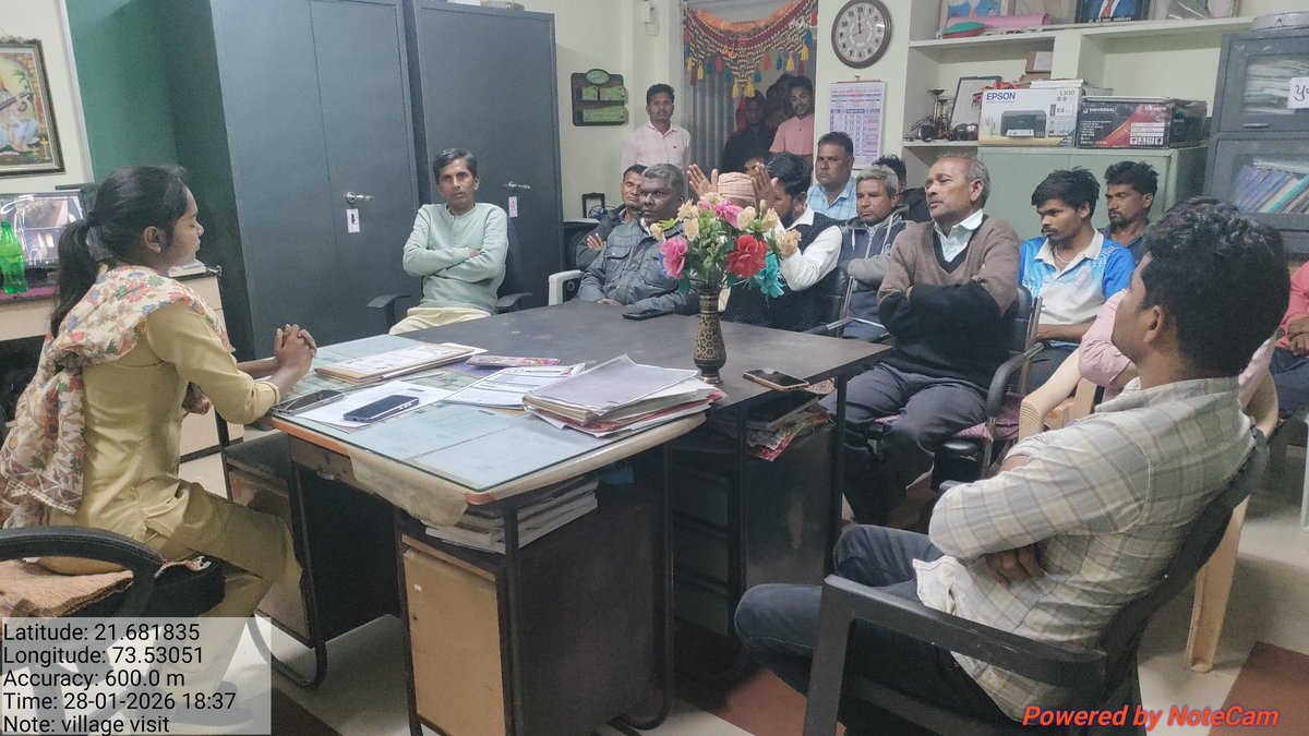 SDMDediyapada's tweet photo. તા. 28-01-2026 ના રોજ ડેડિયાપાડા તાલુકાના ગાજરગોટા ગામે રાત્રિ સભા કરી. ગ્રામજનોને સરકારશ્રીની ફ્લેગશીપ યોજનાની માહિતી આપી તથા તેઓના પ્રશ્નો સાંભળી નિરાકરણ માટે સબંધિત અધિકારી/કર્મચારીને જરૂરી સૂચના આપી... https://t.co/omxCpedNPk