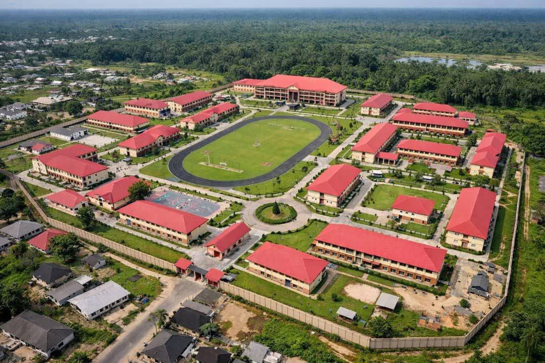 Bossyator's tweet image. They don't build them like this anymore.