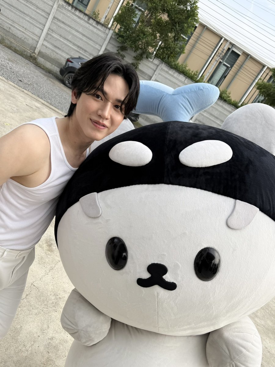 polcasan_GMMTV's tweet image. แฮปปี้เบิร์ธเดทู้ยูวววฮับพ่อพ่อ ! 🎂 เป่าเค้ก ฟู่วว ซังขอให้พ่อพ่อสุขภาพแข็งแรง มีแรงวิ่งเล่นกับซังทู้กวันเยย ซังร้ากพ่อพ่อฮับ💙✨ @new_thitipoom