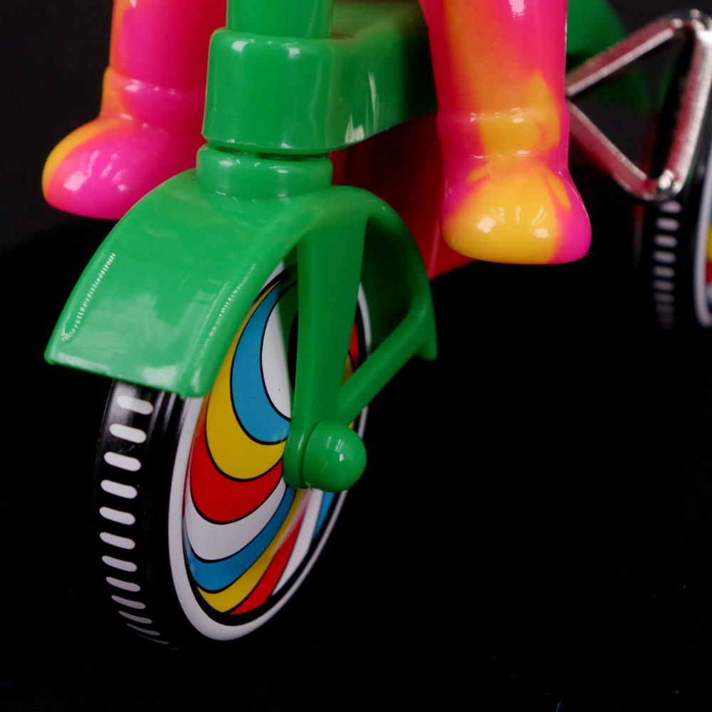 ソフビ 情報】シンビンプロモーションよりⅯ1号製ケムール人三輪車