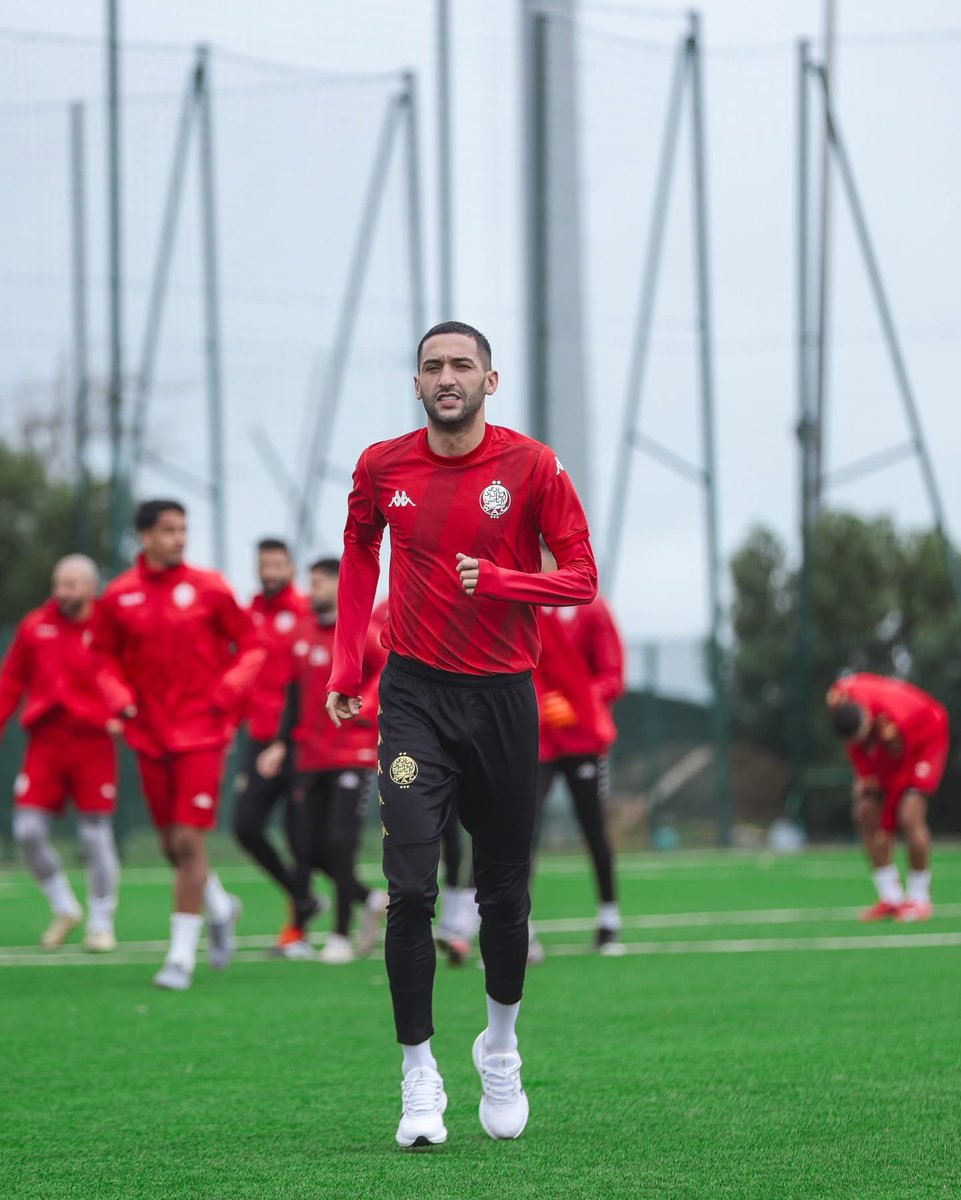MickyJnr__'s tweet image. Hakim Ziyech will not travel with Wydad AC to DR Congo as a protective measure. 

He will remain in Casablanca and will miss the Confederation Cup group stage clash against AS Maniema.

The decision is precautionary, with concerns that the pitch conditions are not suitable for…