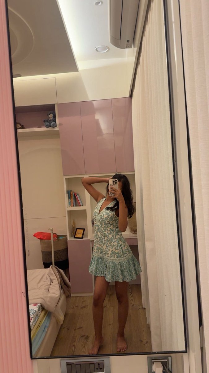 _stutiii's tweet photo. petition to bring back florals this spring https://t.co/9dOoNN0NCN